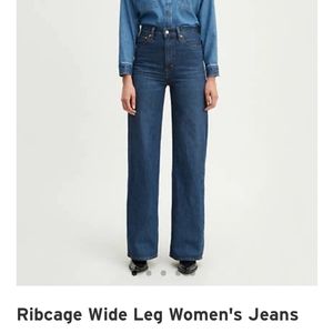 Levi's RIBCAGE Jean - Wide leg (NEW WITH TAG)